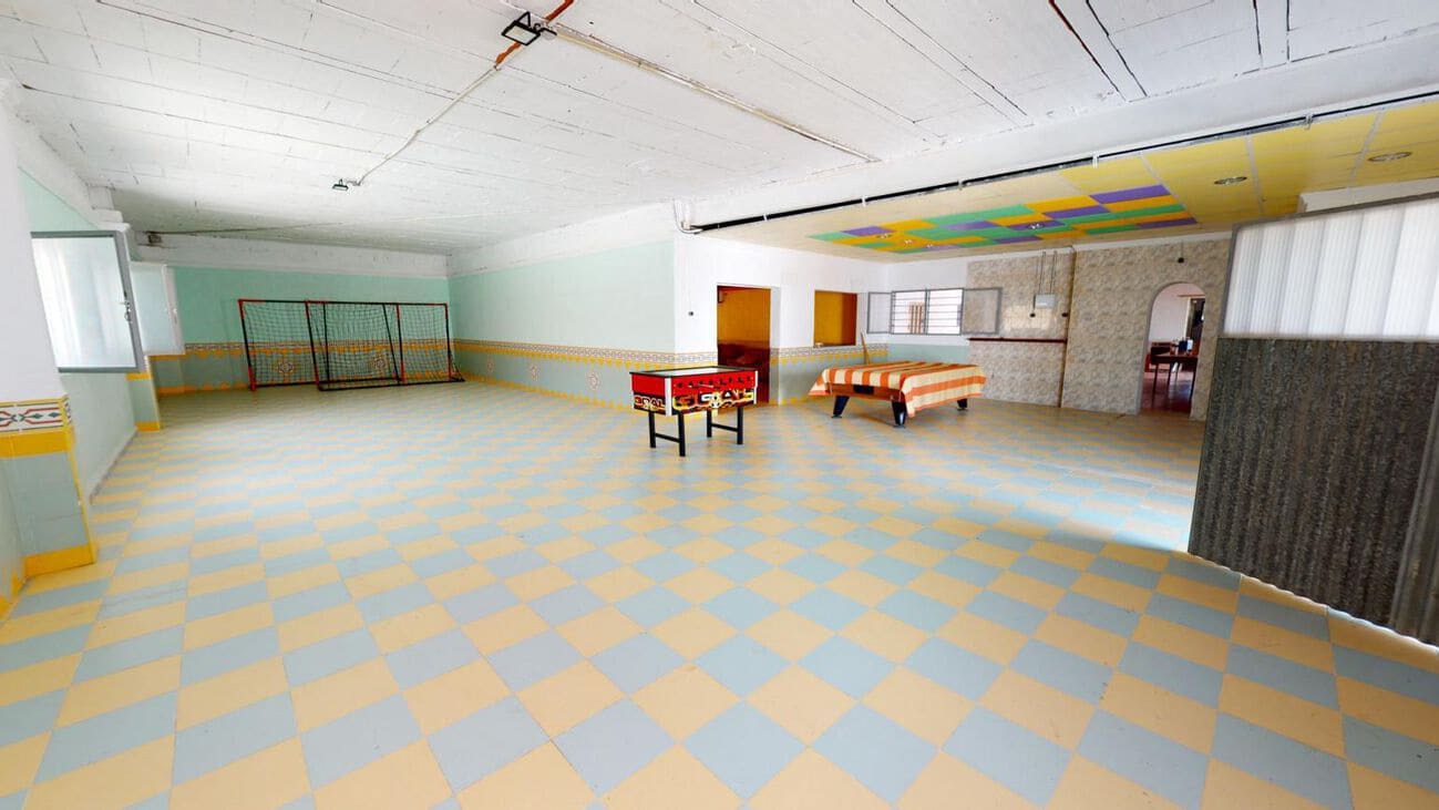 5 bedroom Villa for sale in Albatera with garage - € 419,390 (Ref: 9609367)