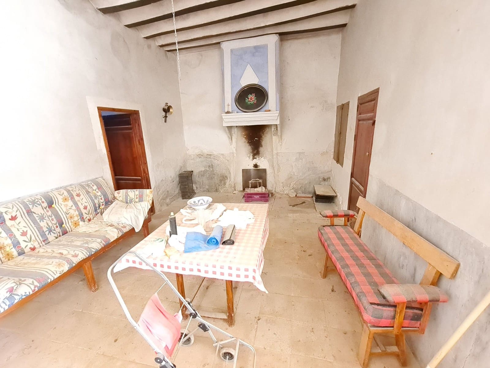 6 bedroom Townhouse for sale in Pinoso - € 114,995 (Ref: 9609372)