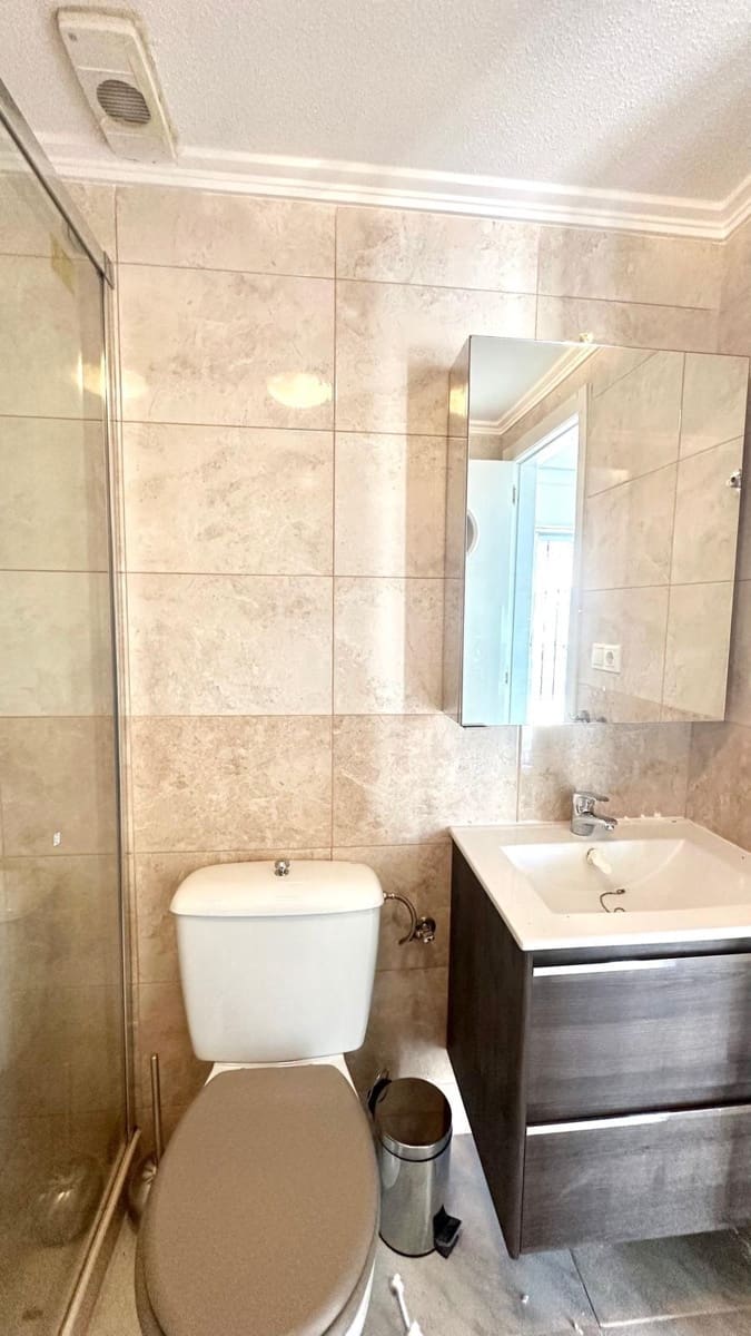3 slaapkamer Huis te koop in Torrevieja met zwembad - € 169.900 (Ref: 9609384)