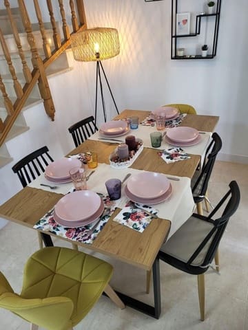 3 slaapkamer Villa te koop in San Miguel de Salinas met zwembad - € 240.000 (Ref: 9609391)