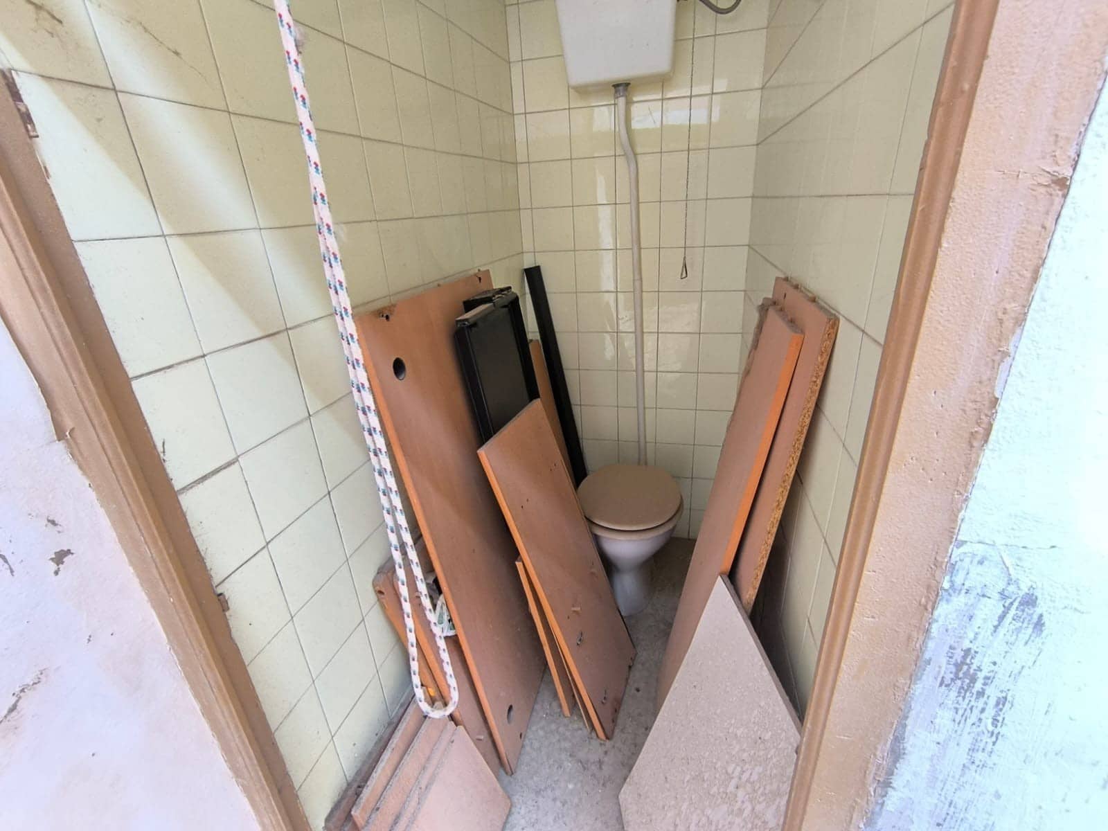 5 soveværelse Byhus til salg i Pinoso - € 72.000 (Ref: 9609392)