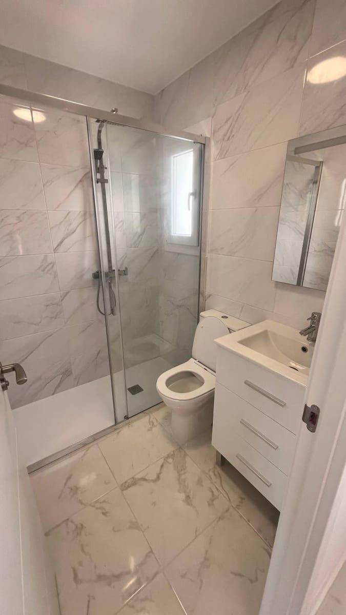 3 soveværelse Byhus til salg i Torrevieja med swimmingpool - € 229.000 (Ref: 9609395)