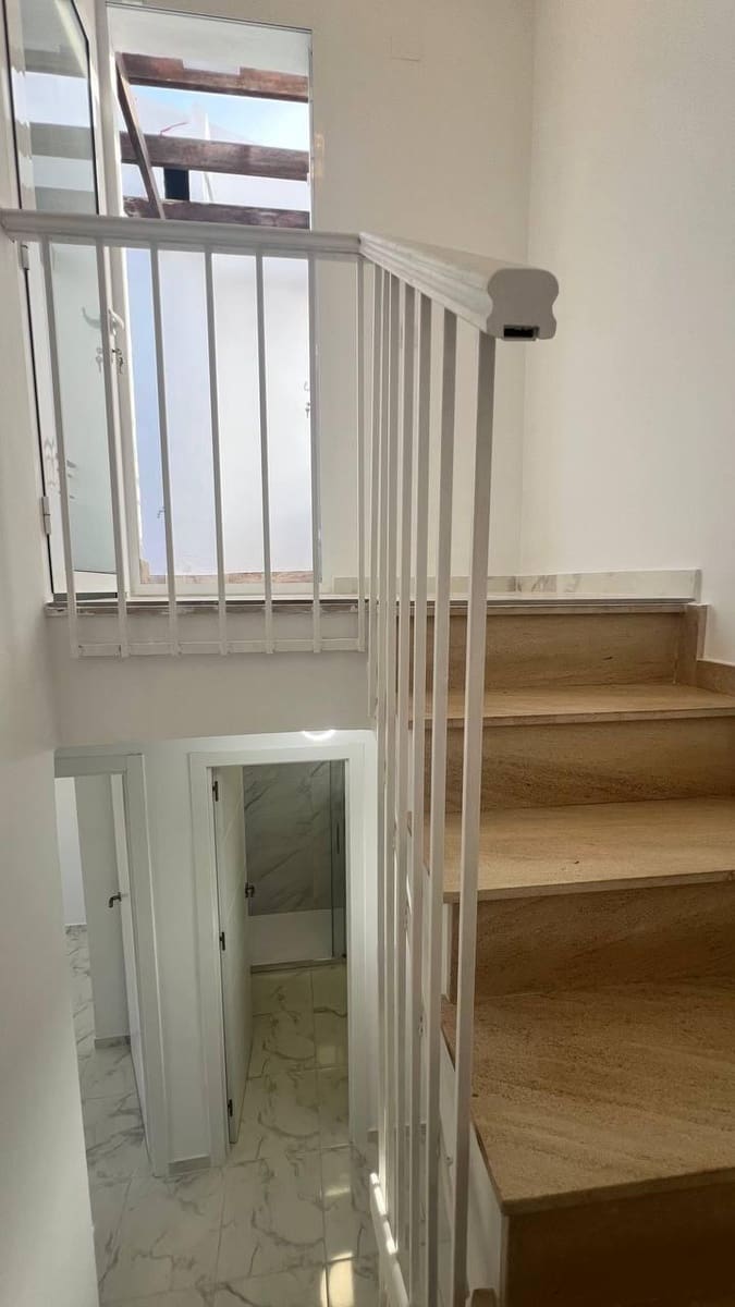 3 soveværelse Byhus til salg i Torrevieja med swimmingpool - € 229.000 (Ref: 9609395)