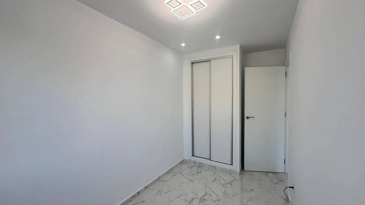 3 soveværelse Byhus til salg i Torrevieja med swimmingpool - € 229.000 (Ref: 9609395)