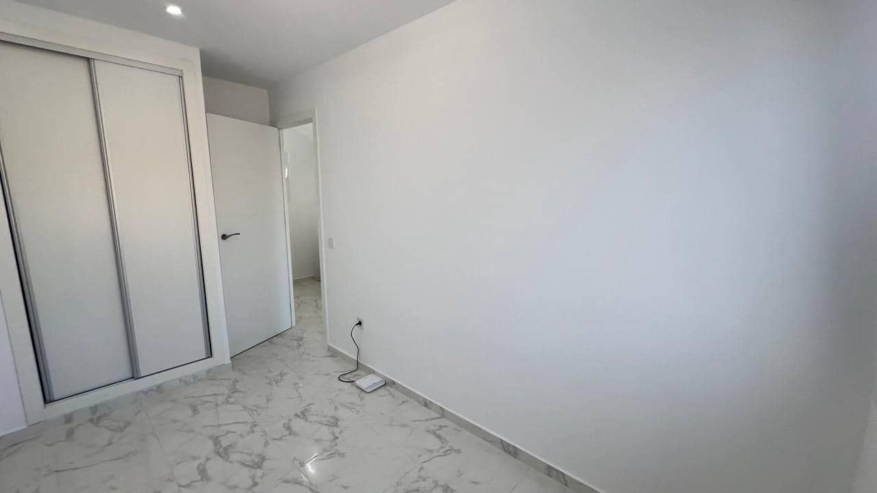 3 soveværelse Byhus til salg i Torrevieja med swimmingpool - € 229.000 (Ref: 9609395)