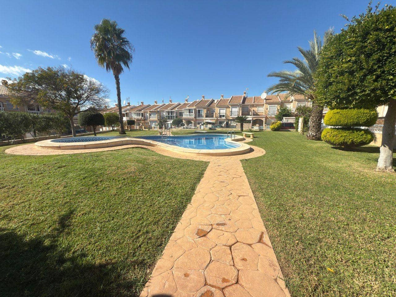 2 soverom Rekkehus til salgs i Torrevieja - € 199 600 (Ref: 9609397)