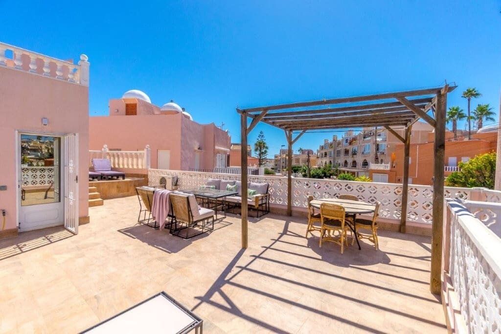 5 bedroom Townhouse for sale in Torrevieja with pool - € 399,000 (Ref: 9609401)