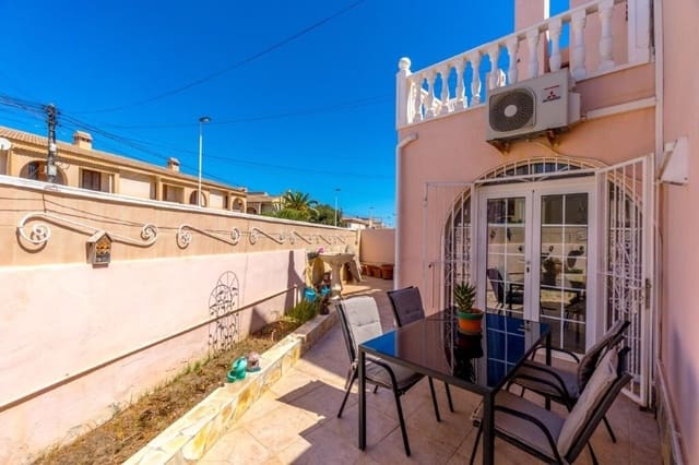 5 bedroom Townhouse for sale in Centro, Torrevieja with pool - € 399,000 (Ref: 9609401)
