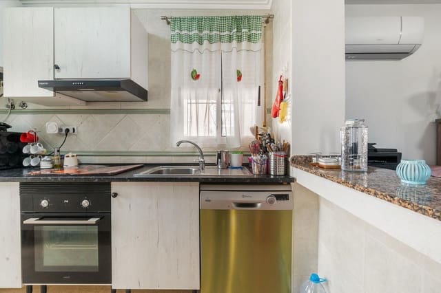 3 quarto Moradia Geminada para venda em Las Filipinas com garagem - 295 000 € (Ref: 9609415)