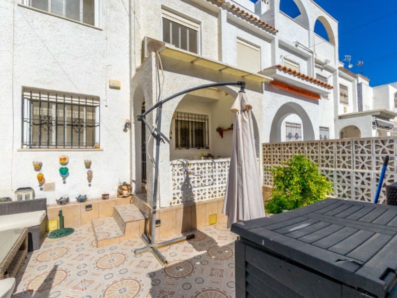 2 bedroom Townhouse for sale in Torrevieja - € 153,000 (Ref: 9609419)