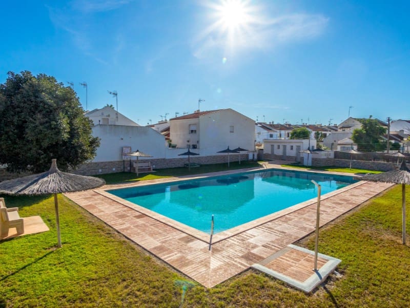 2 bedroom Townhouse for sale in Torrevieja - € 153,000 (Ref: 9609419)