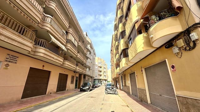 4 soveværelse Byhus til salg i Centro, Torrevieja - € 369.900 (Ref: 9609434)