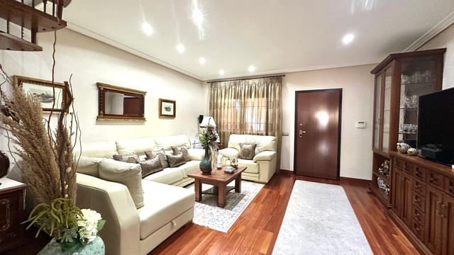 4 camera da letto Villetta Bifamiliare in vendita in La Siesta, Torrevieja - 449.900 € (Rif: 9609441)