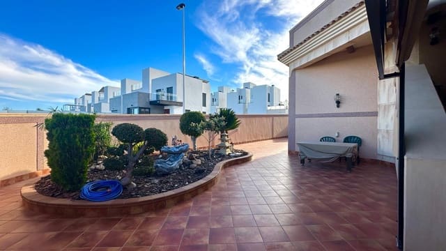 4 camera da letto Villetta Bifamiliare in vendita in La Siesta, Torrevieja - 449.900 € (Rif: 9609441)