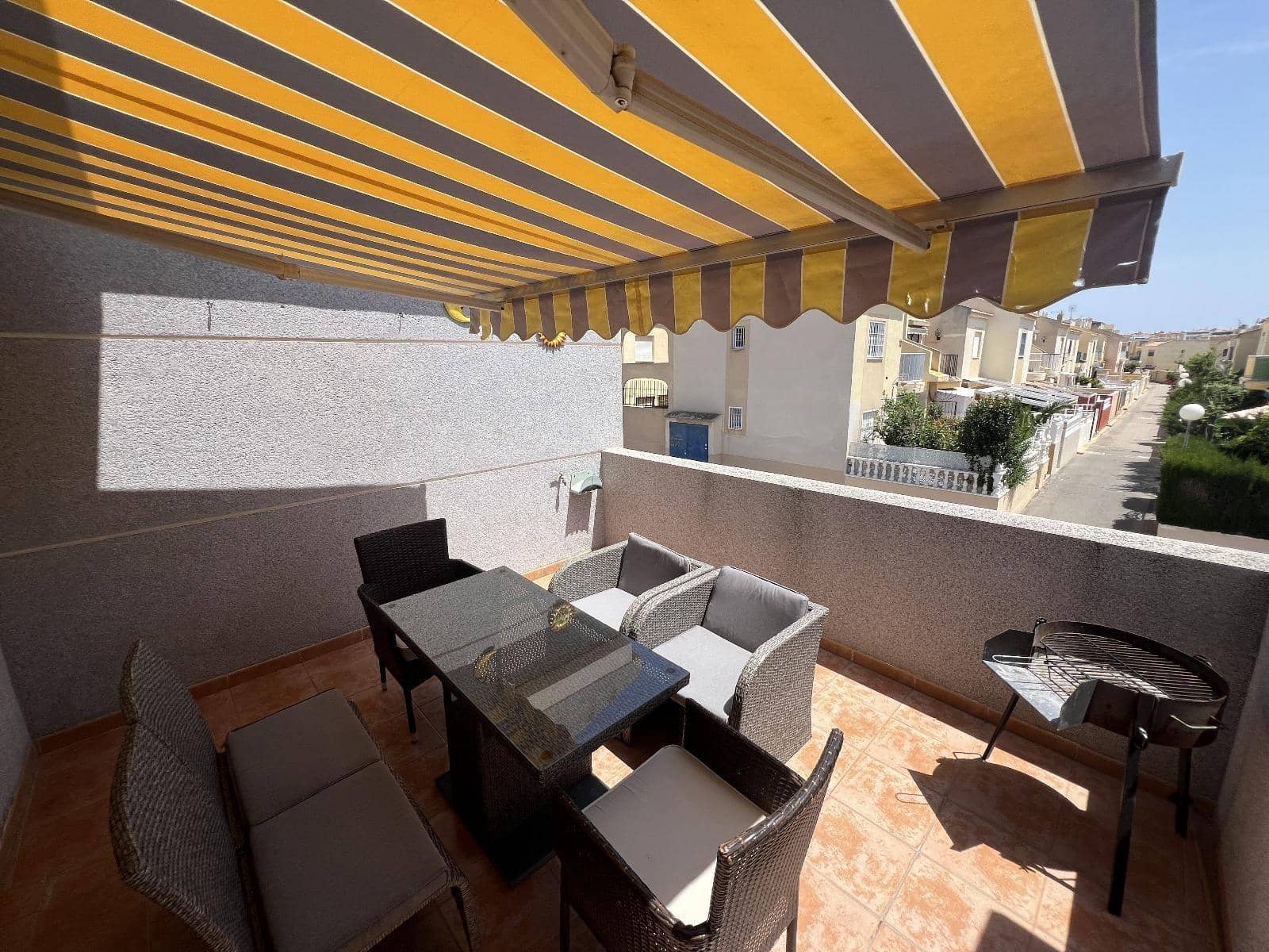 3 soverom Rekkehus til salgs i Torrevieja - € 154 000 (Ref: 9609444)