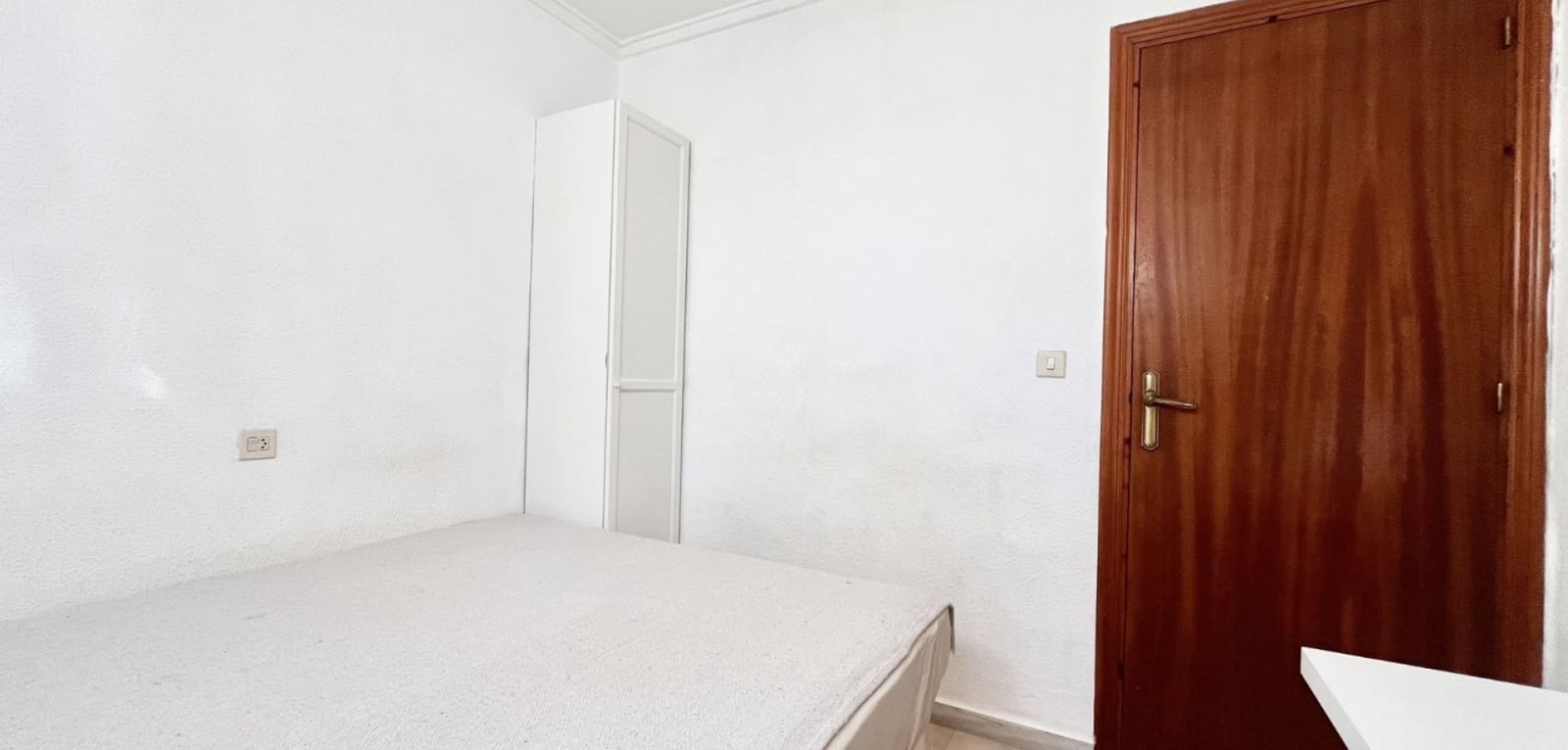 3 sovrum Semi-fristående Villa till salu i Torrevieja - 156 000 € (Ref: 9611640)