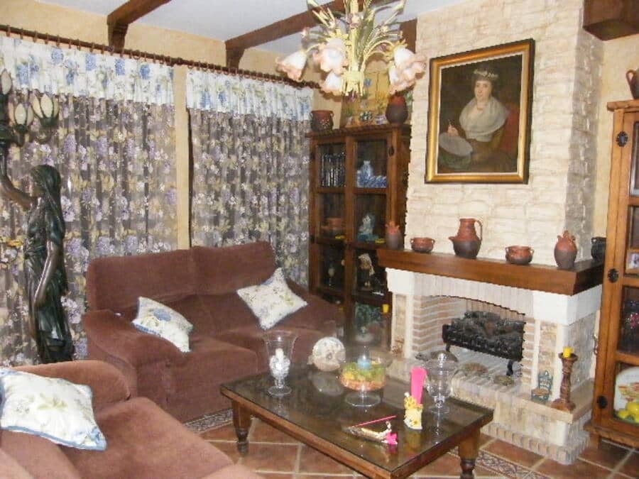 6 bedroom Townhouse for sale in Almoradi - € 369,000 (Ref: 9615656)