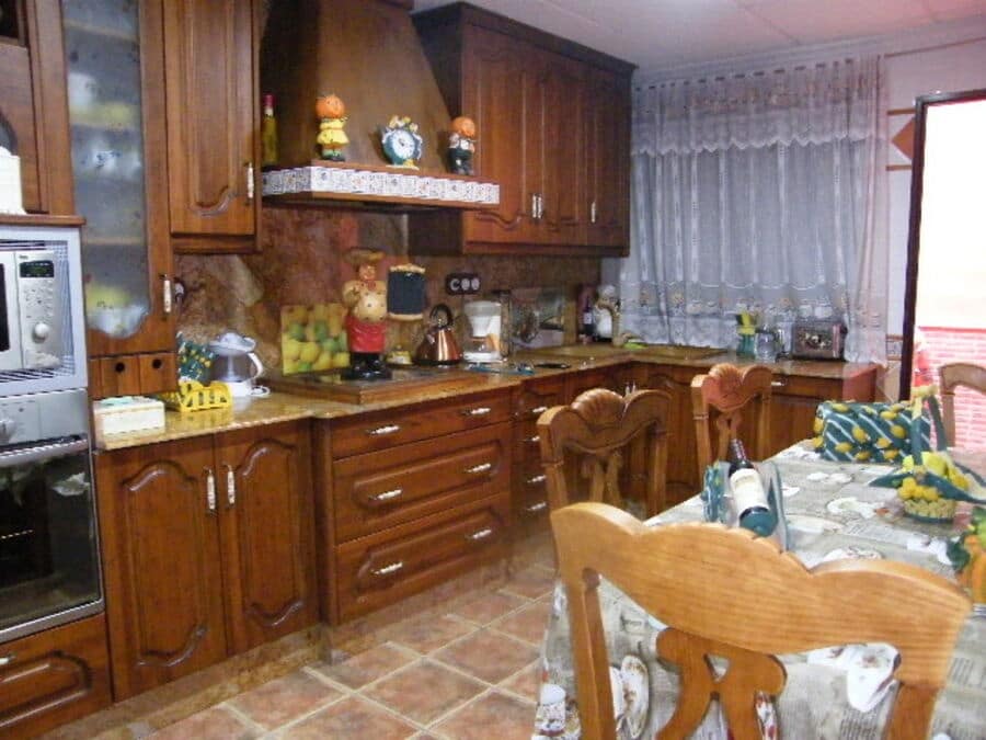 6 bedroom Townhouse for sale in Almoradi - € 369,000 (Ref: 9615656)