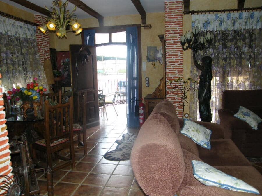 6 bedroom Townhouse for sale in Almoradi - € 369,000 (Ref: 9615656)