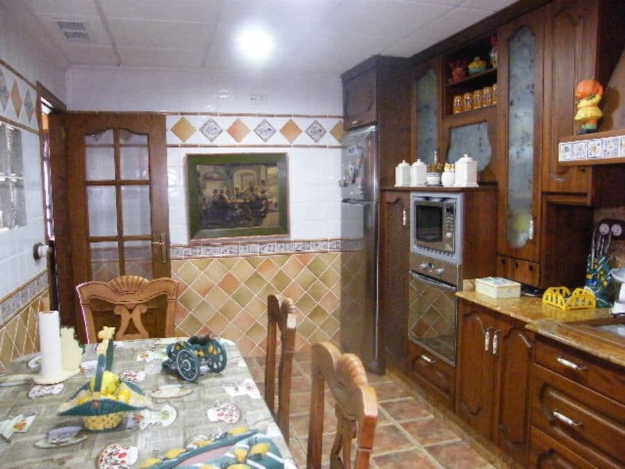 6 bedroom Townhouse for sale in Almoradi - € 369,000 (Ref: 9615656)