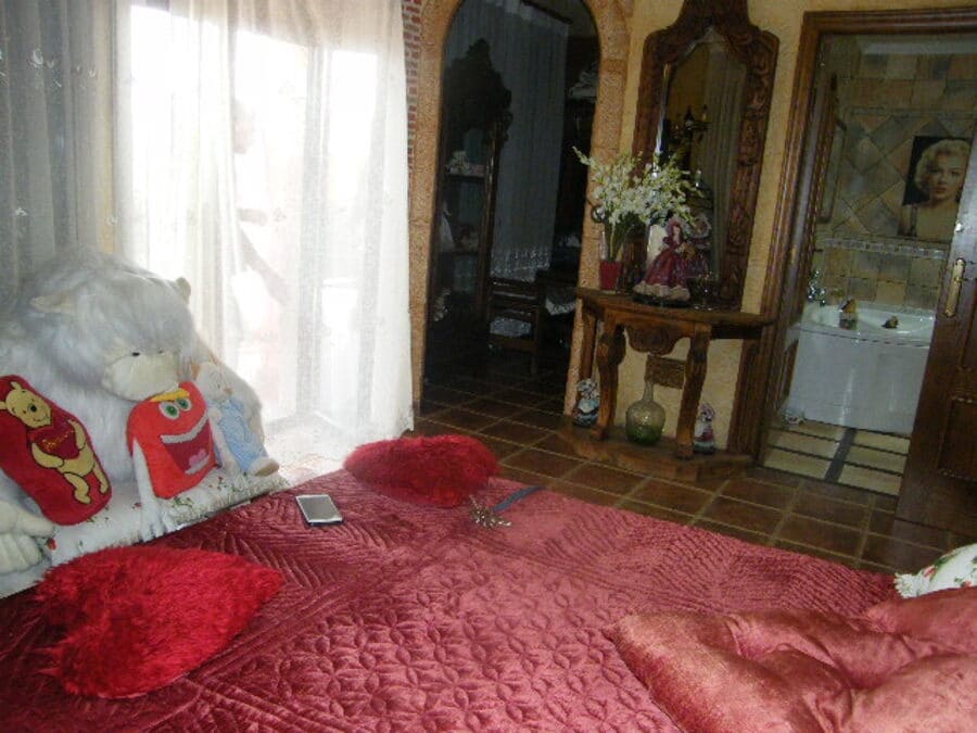 6 bedroom Townhouse for sale in Almoradi - € 369,000 (Ref: 9615656)