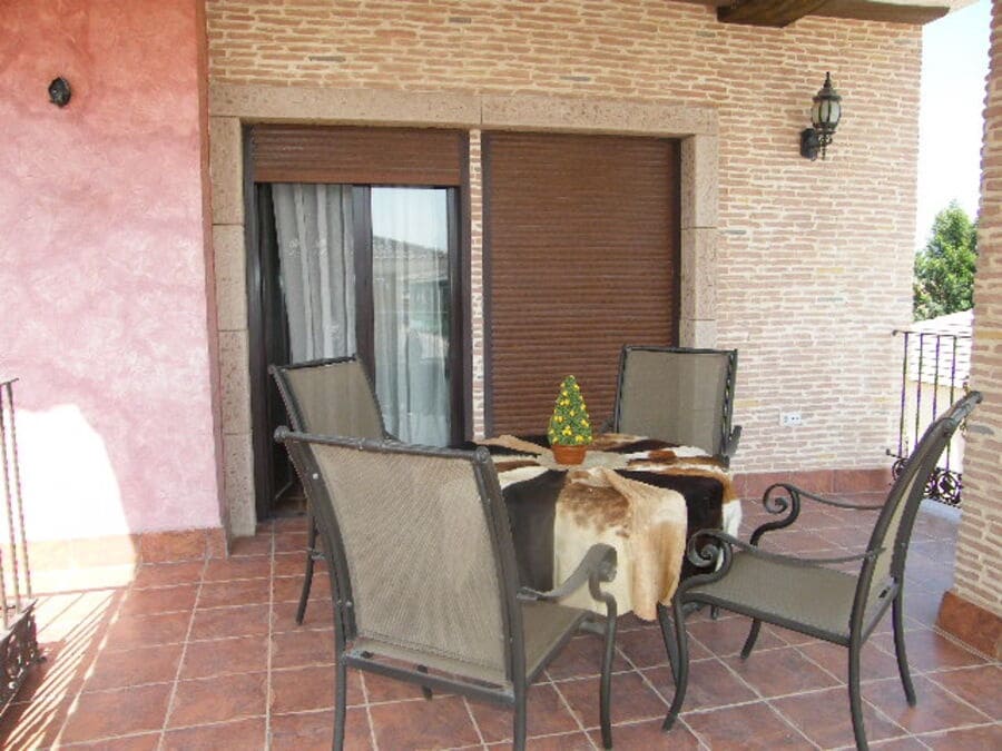 6 bedroom Townhouse for sale in Almoradi - € 369,000 (Ref: 9615656)