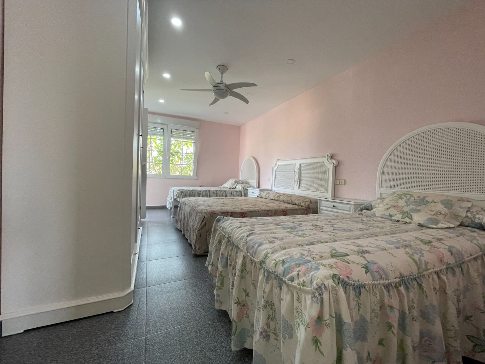 8 slaapkamer Villa te koop in Cabo Roig met garage - € 1.490.000 (Ref: 9615660)