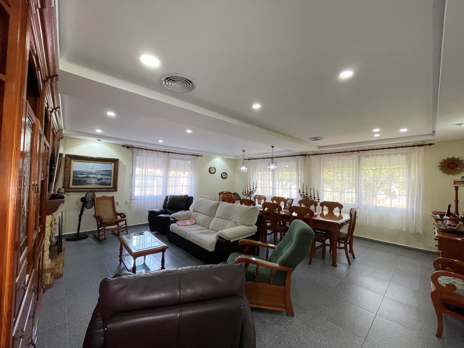 8 bedroom Villa for sale in Cabo Roig with garage - € 1,490,000 (Ref: 9615660)