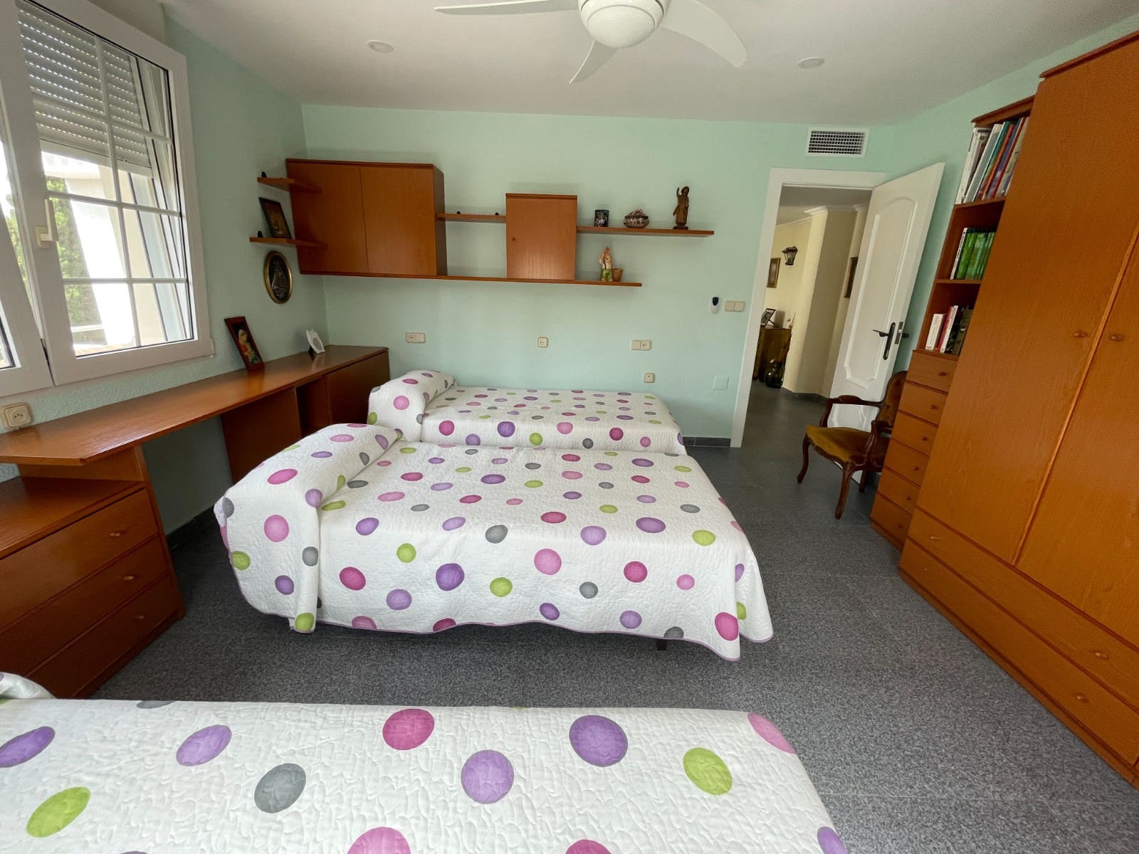 8 bedroom Villa for sale in Cabo Roig with garage - € 1,490,000 (Ref: 9615660)