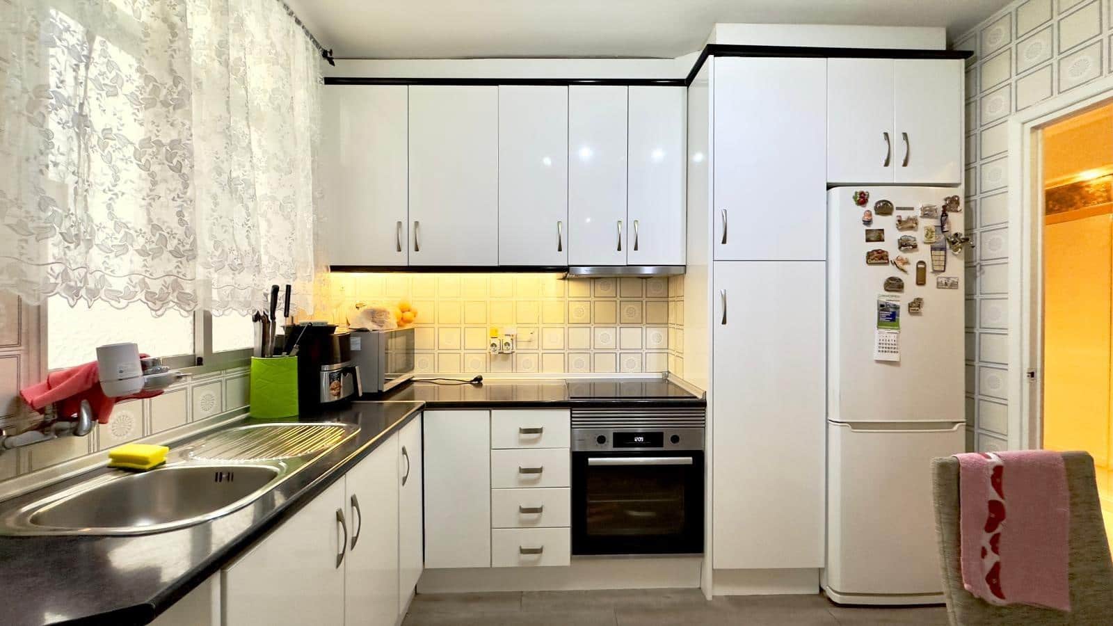 4 bedroom Apartment for sale in Torrevieja with pool - € 199,900 (Ref: 9615671)