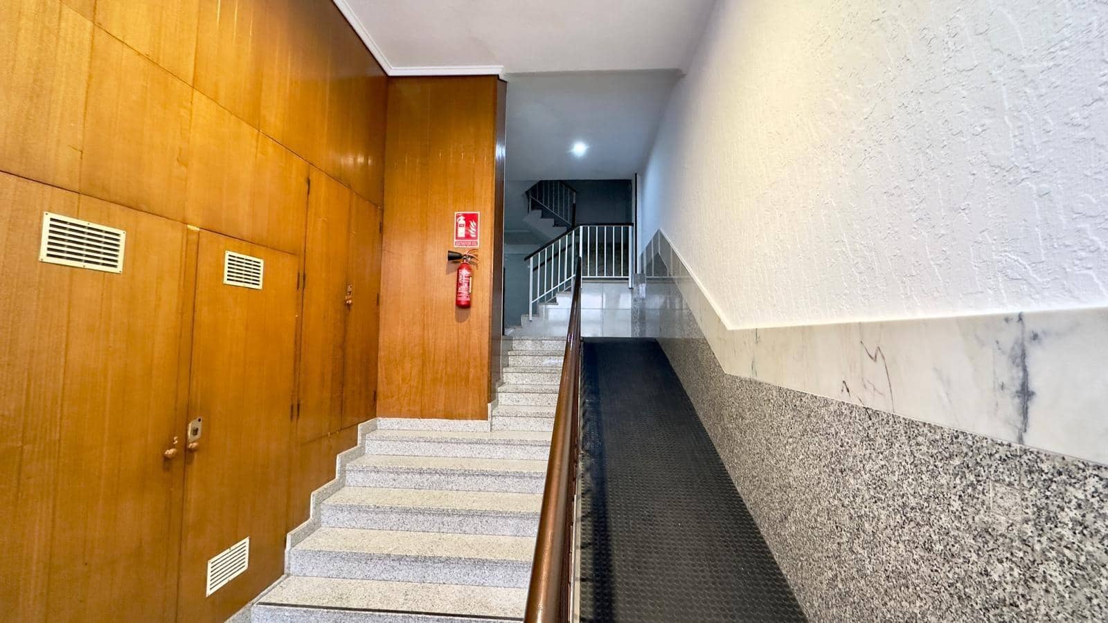 4 bedroom Apartment for sale in Torrevieja with pool - € 199,900 (Ref: 9615671)