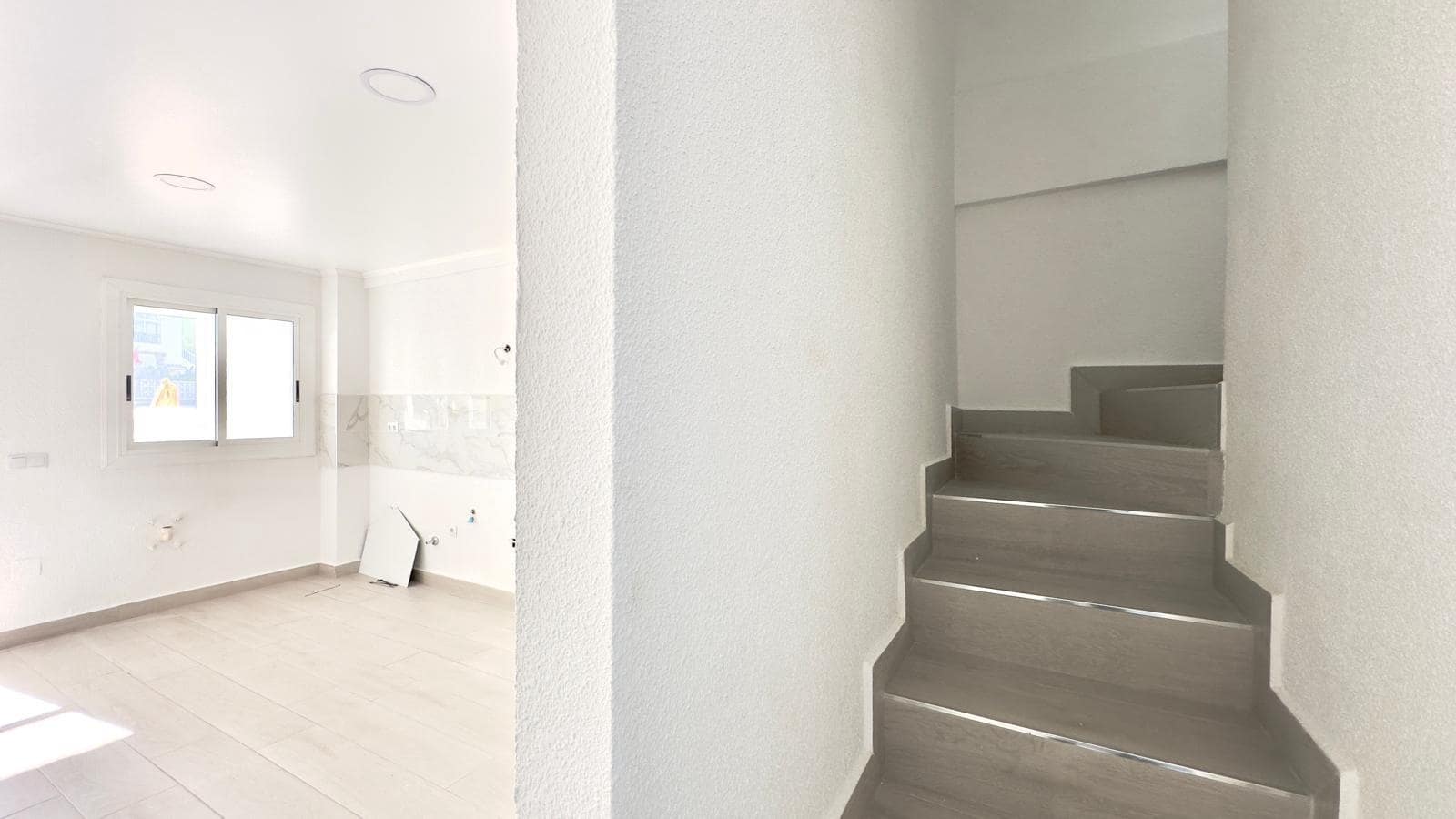 3 soveværelse Byhus til salg i La Mata med swimmingpool - € 249.900 (Ref: 9615674)