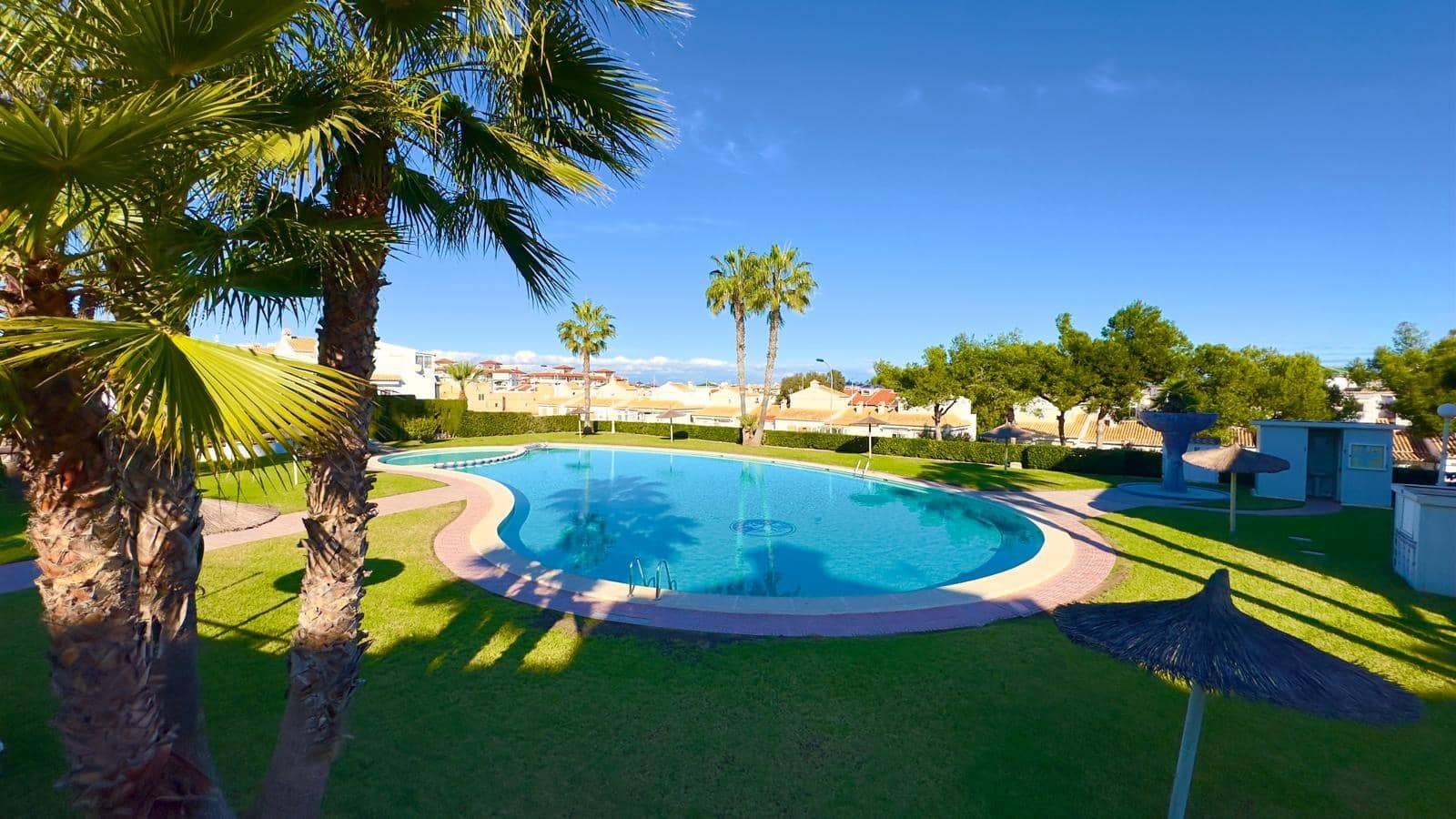 3 soveværelse Byhus til salg i La Mata med swimmingpool - € 249.900 (Ref: 9615674)
