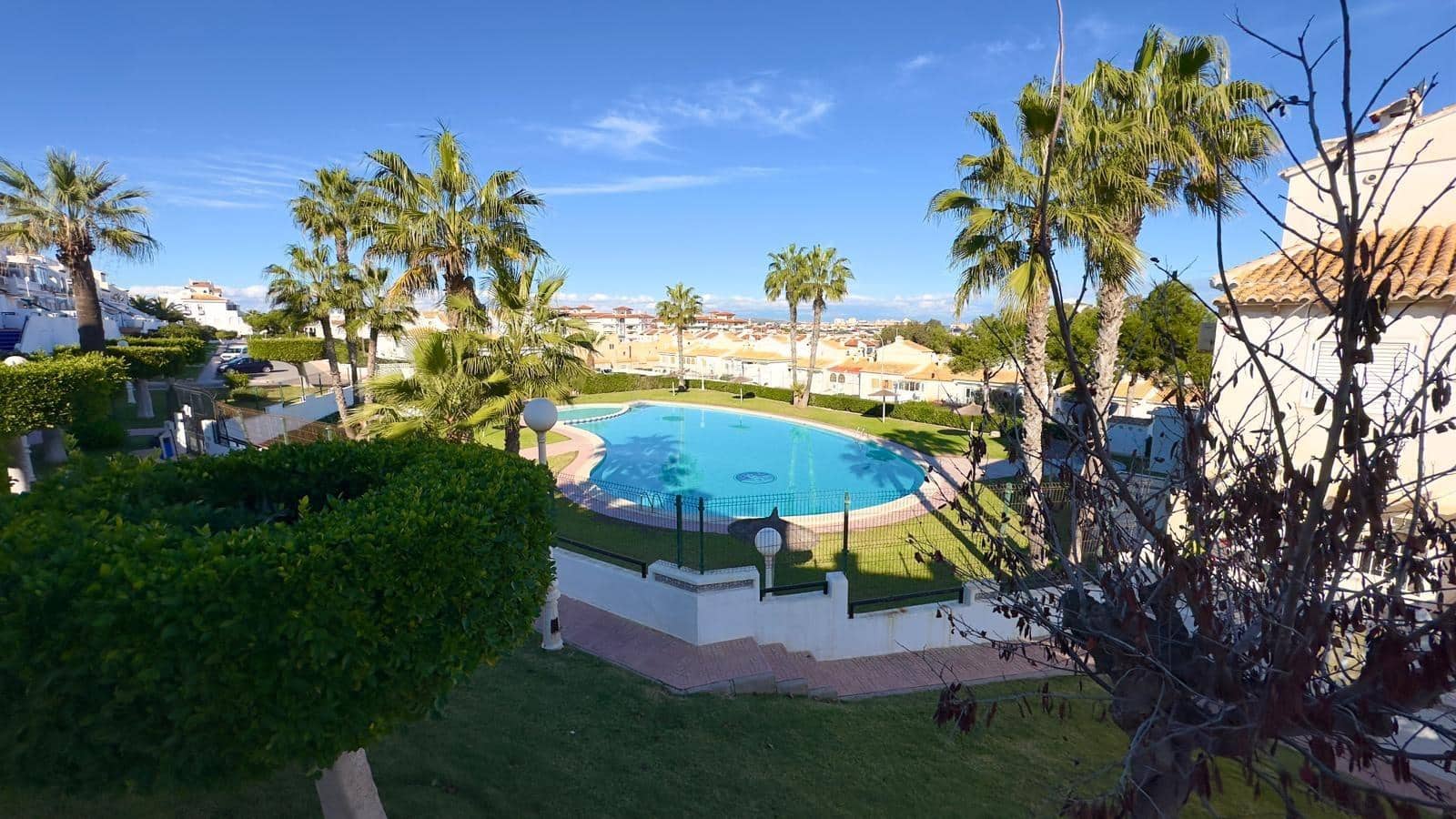 3 soveværelse Byhus til salg i La Mata med swimmingpool - € 249.900 (Ref: 9615674)