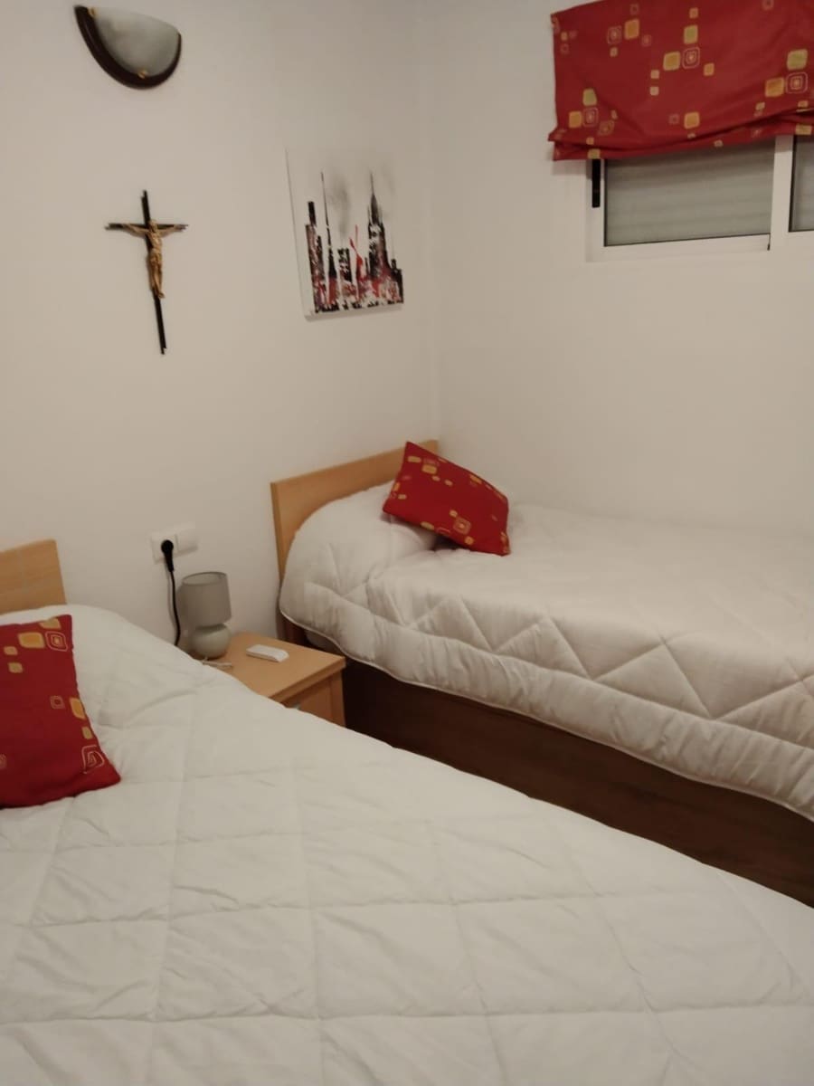 2 bedroom Apartment for sale in Torrevieja with pool - € 158,000 (Ref: 9615675)