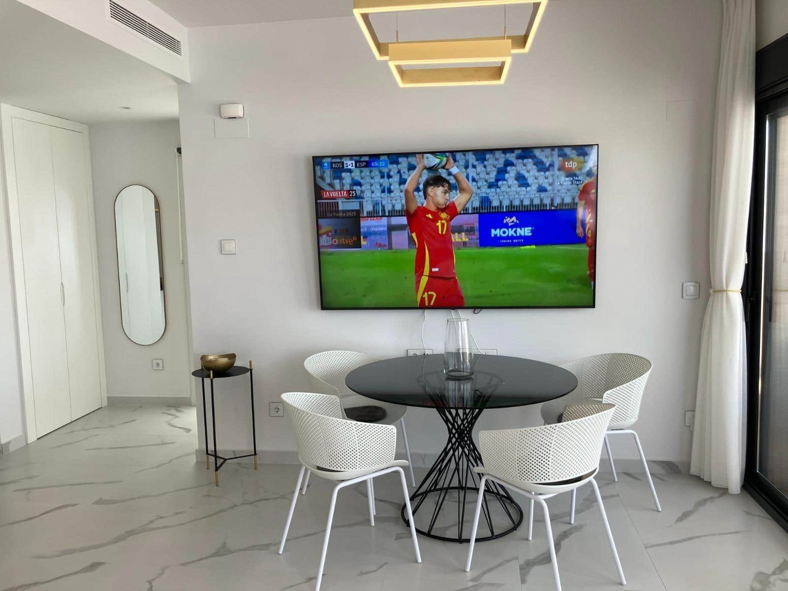 2 soveværelse Bungalow til salg i San Miguel de Salinas med swimmingpool - € 344.000 (Ref: 9615677)