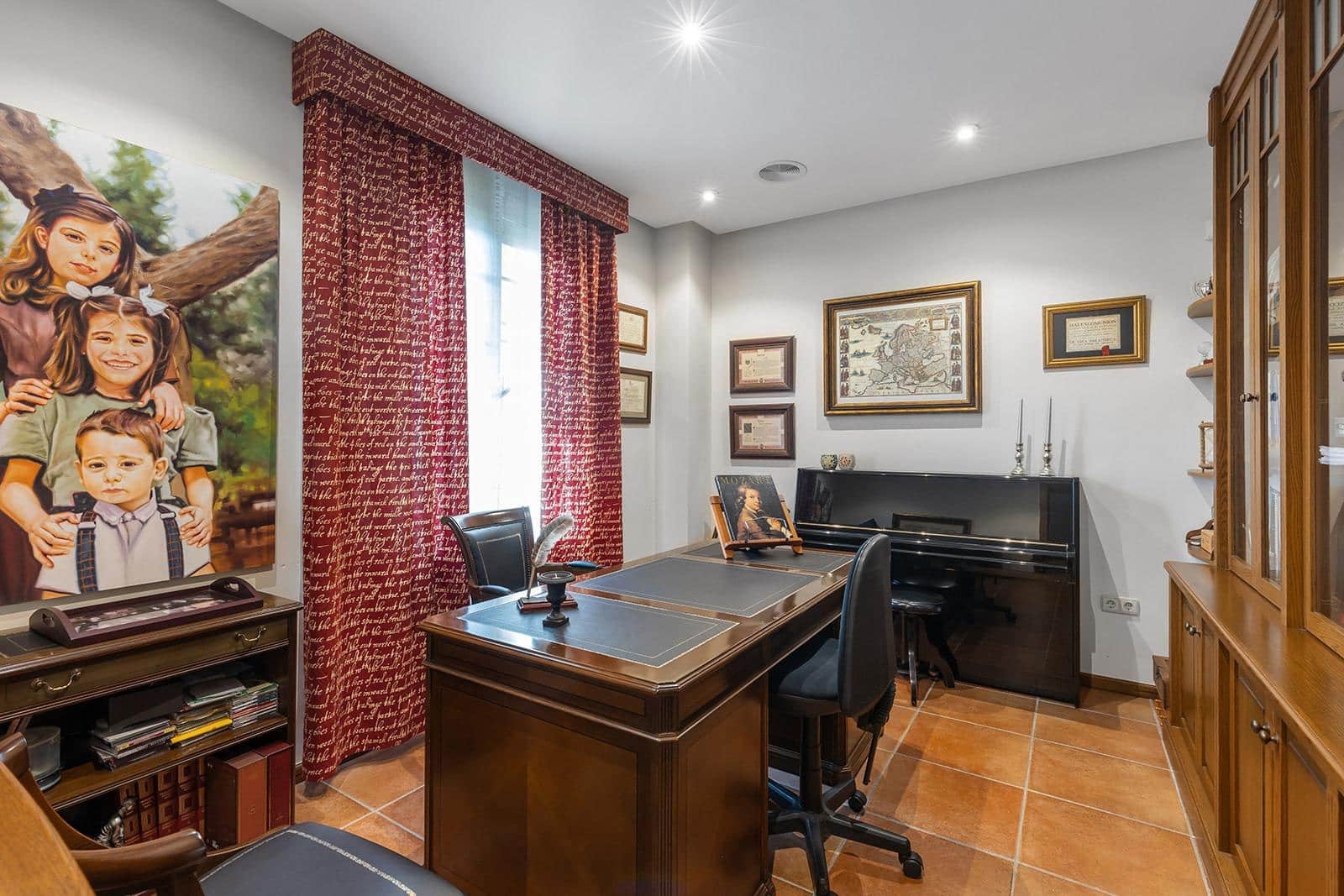 7 slaapkamer Villa te koop in La Veleta met zwembad - € 2.490.000 (Ref: 9615681)