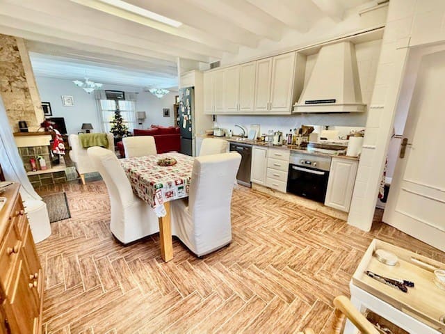 3 soveværelse Villa til salg i Avileses med garage - € 375.000 (Ref: 9615710)