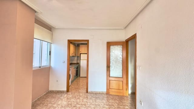Apartamento de 2 habitaciones en Playa del Cura, Torrevieja en venta con piscina - 139.900 € (Ref: 9615725)