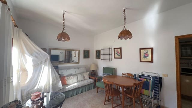 2 Zimmer Doppelhaus zu verkaufen in Centro, Torrevieja mit Pool - 139.900 € (Ref: 9615731)