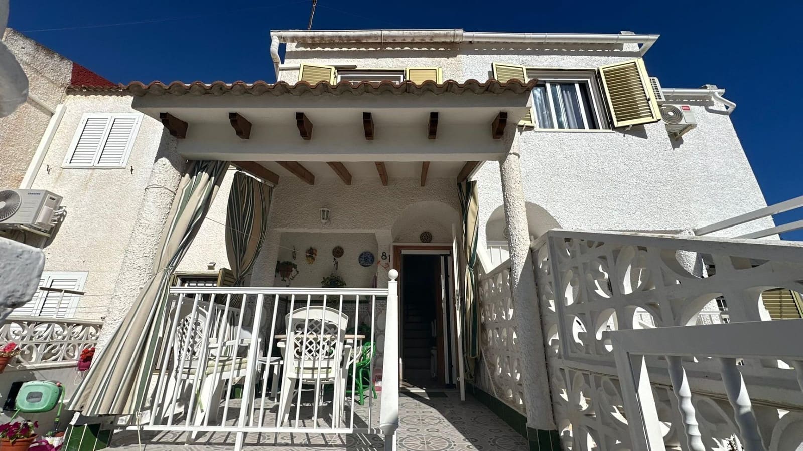 2 sypialnia Dom blizniak na sprzedaż w Torrevieja z basenem - 139 900 € (Ref: 9615731)