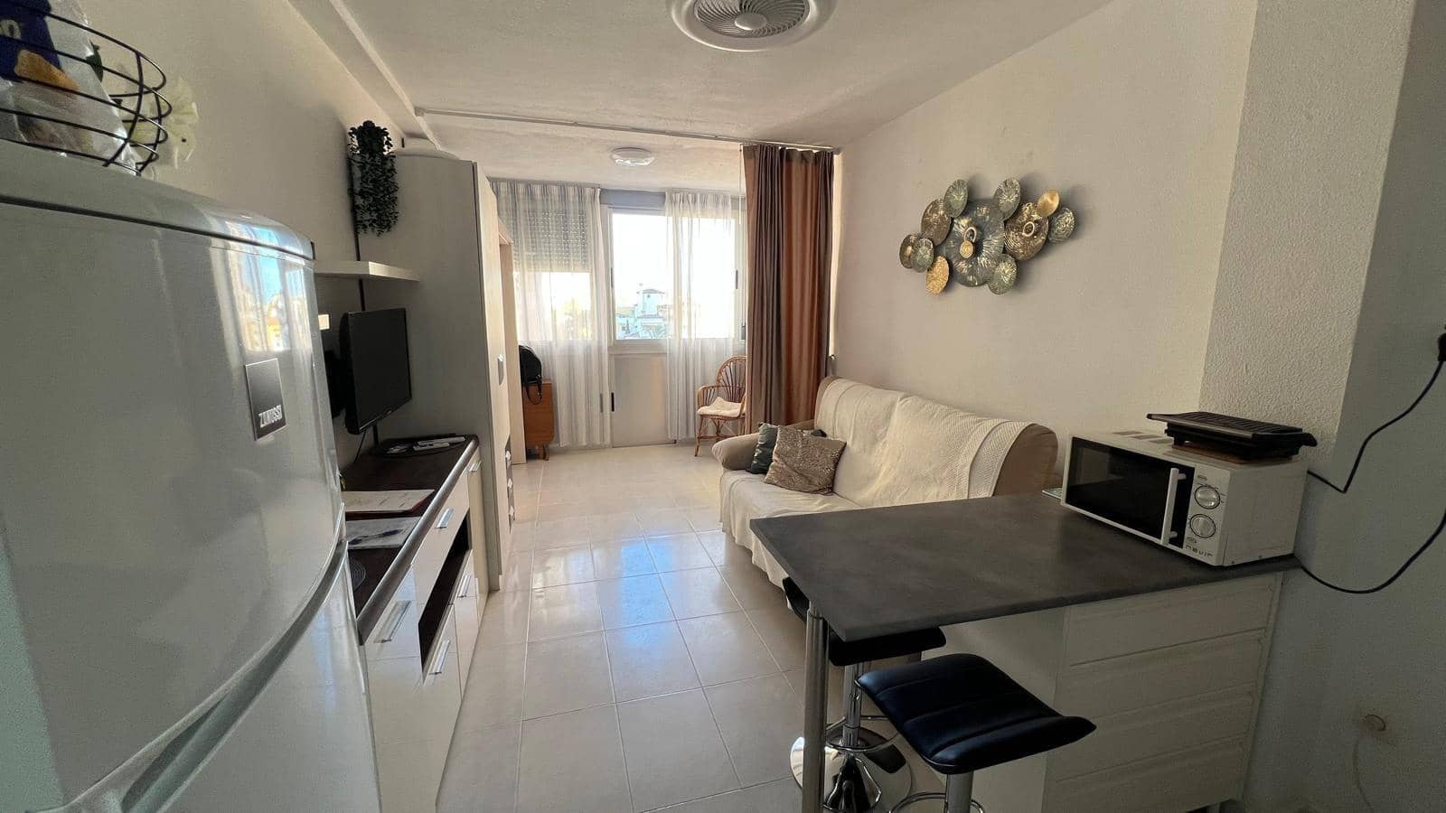 Huoneisto myytävänä paikassa Torrevieja - 94 900 € (Ref: 9615733)