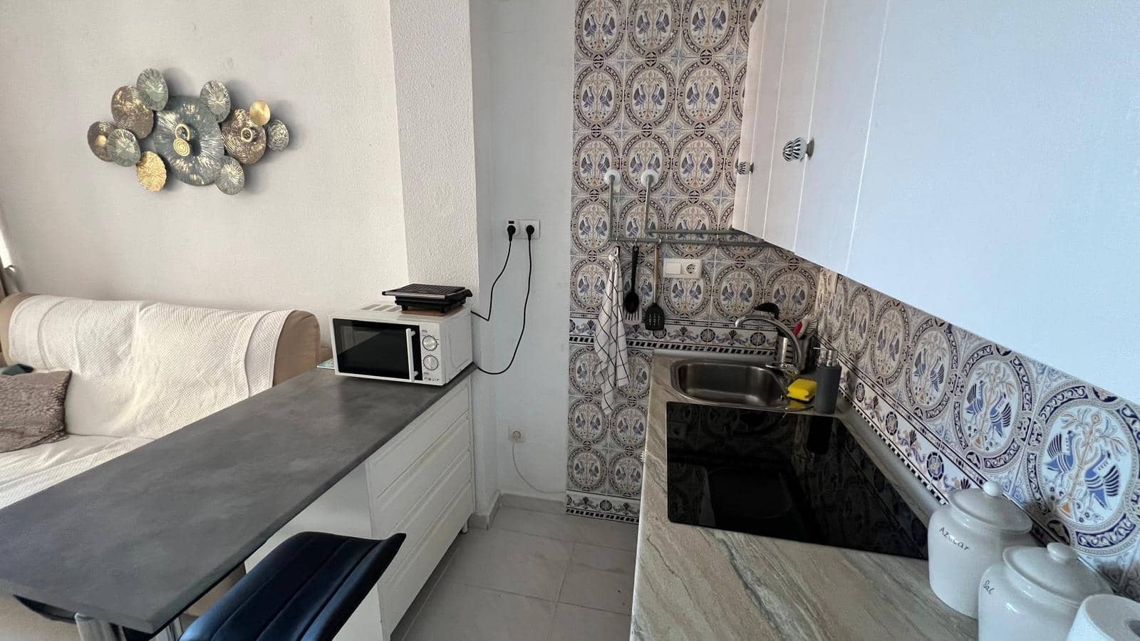 Huoneisto myytävänä paikassa Torrevieja - 94 900 € (Ref: 9615733)