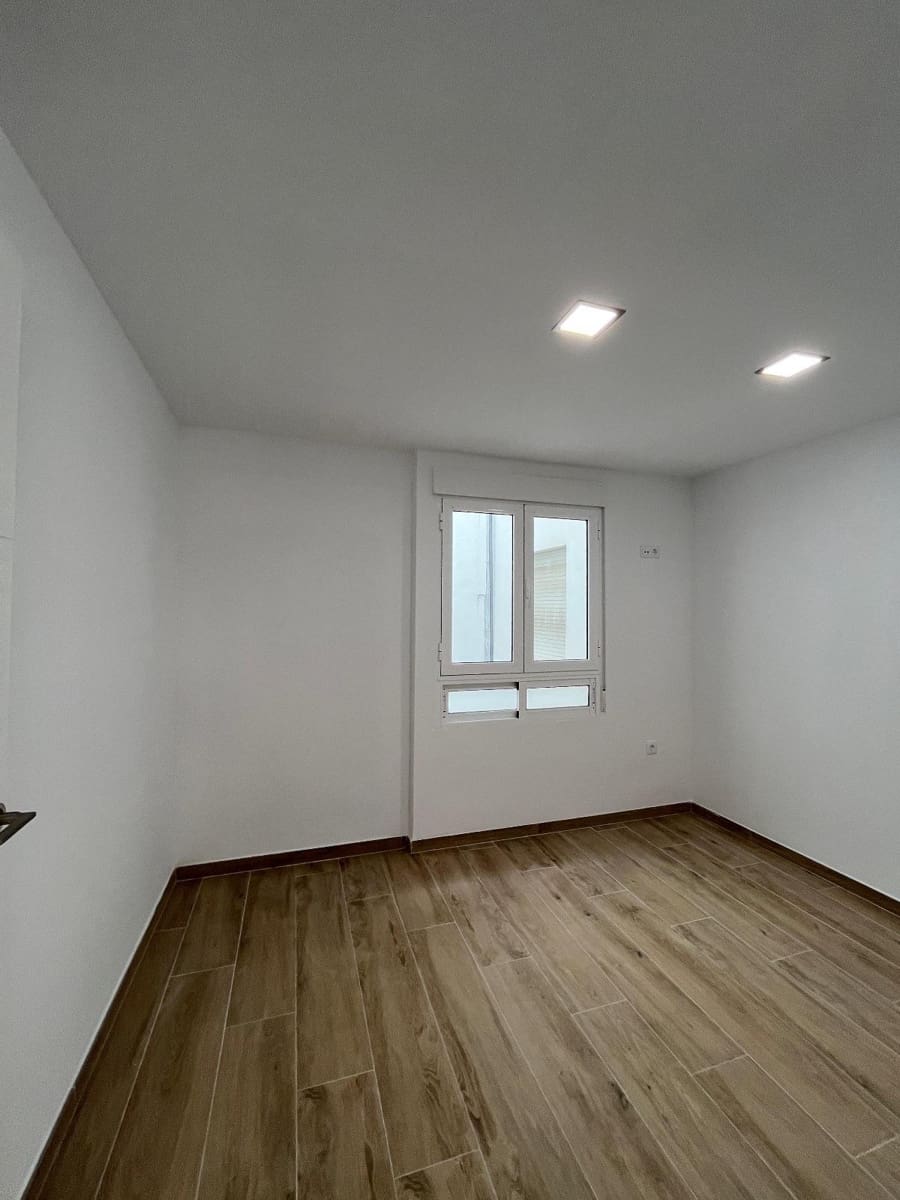 3 bedroom Apartment for sale in Torrevieja - € 255,000 (Ref: 9615754)