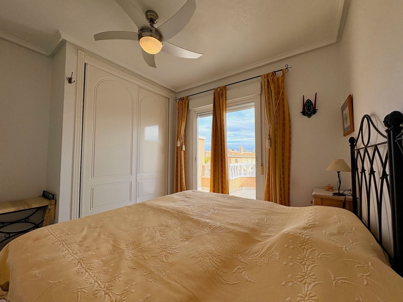 2 bedroom Townhouse for sale in Formentera del Segura - € 165,000 (Ref: 9615775)