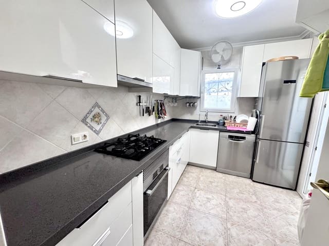 5 chambre Maison de Ville à vendre à Playa Flamenca, Orihuela avec piscine - 210 000 € (Ref: 9615777)