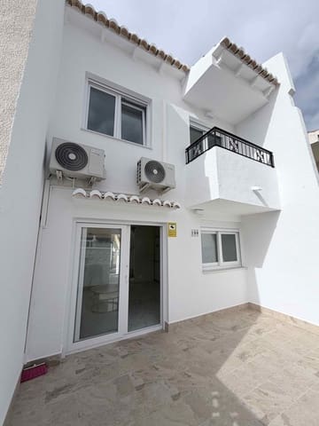 3 makuuhuone Omakotitalo myytävänä paikassa La Siesta, Torrevieja - 229 000 € (Ref: 9615779)
