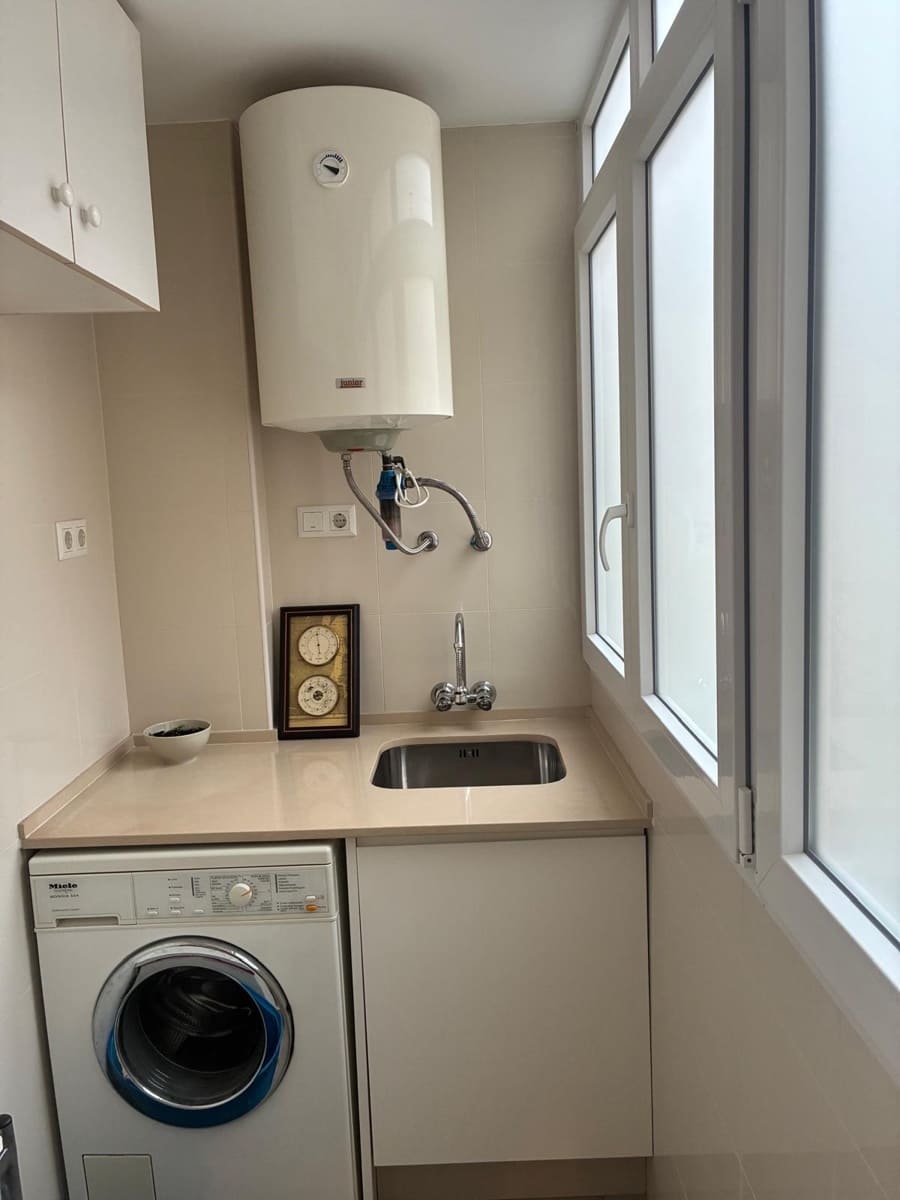 2 bedroom Apartment for sale in Torrevieja with pool - € 369,000 (Ref: 9615796)