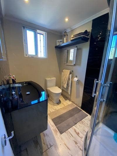 5 bedroom Villa for sale in Albatera with pool - € 399,950 (Ref: 9615798)