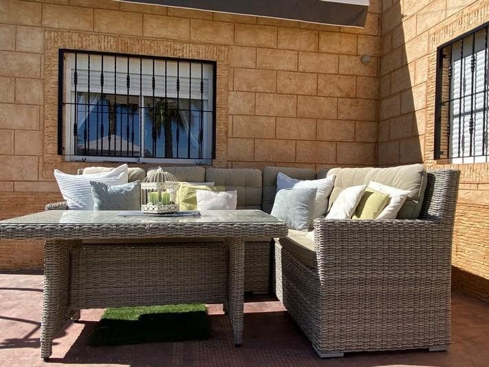 5 bedroom Villa for sale in Albatera with pool - € 399,950 (Ref: 9615798)